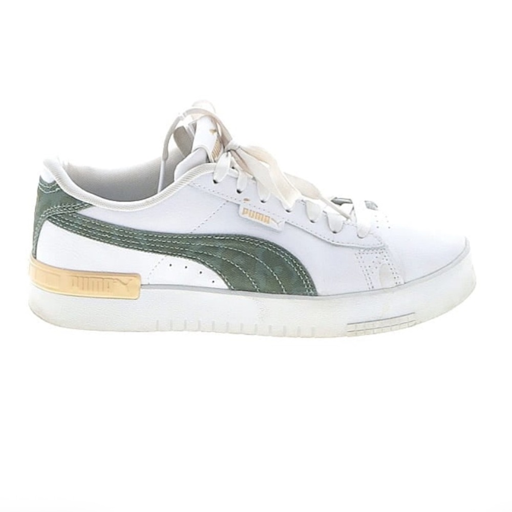 Puma White and Green Size 8 Sneakers